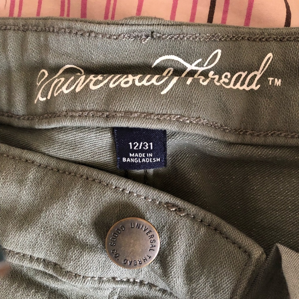 Shorts - Picture 2 of 4